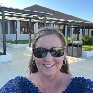 Meet your Posher, Carrie